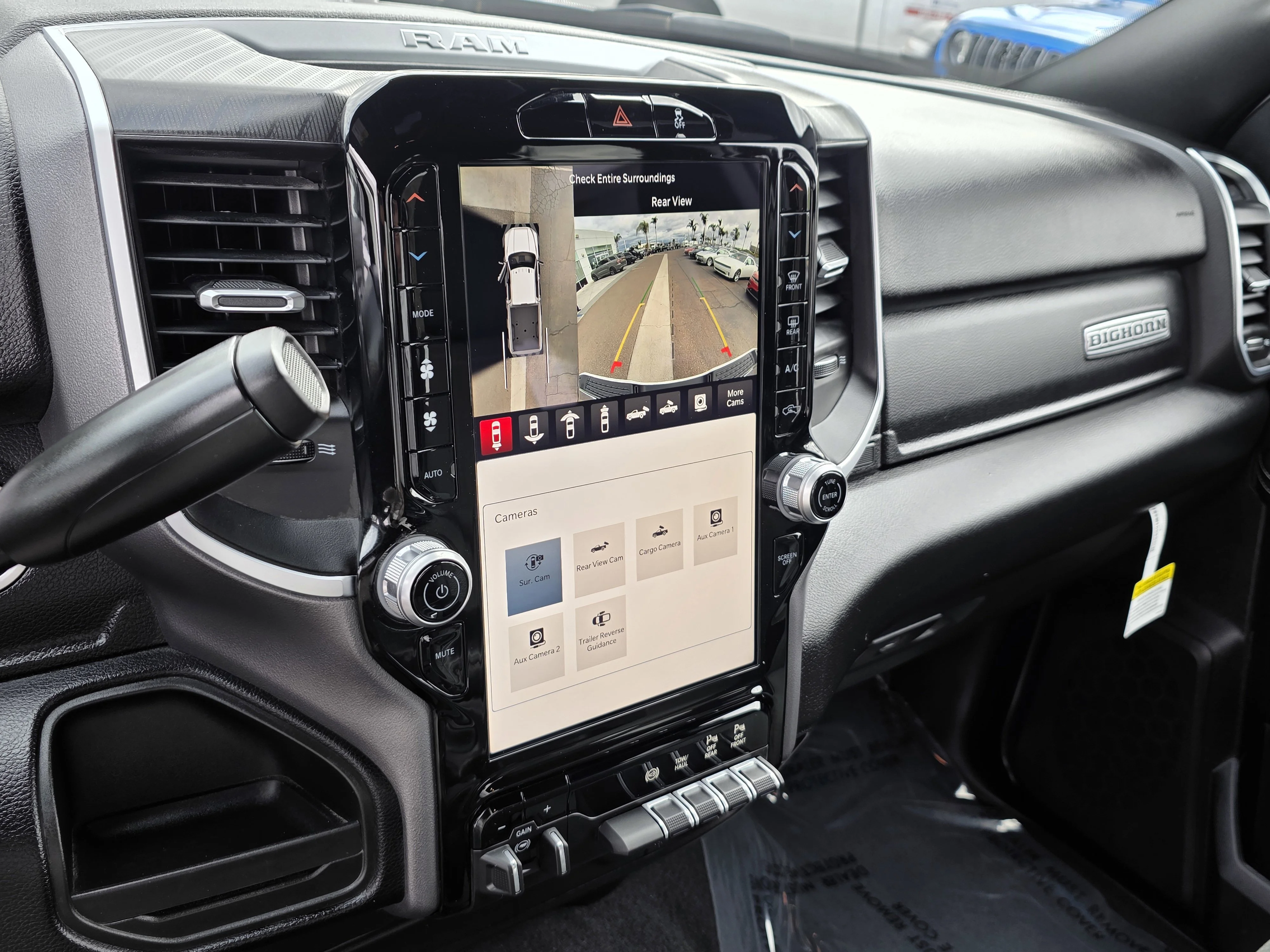 2025 RAM 2500 Big Horn - Photo 17