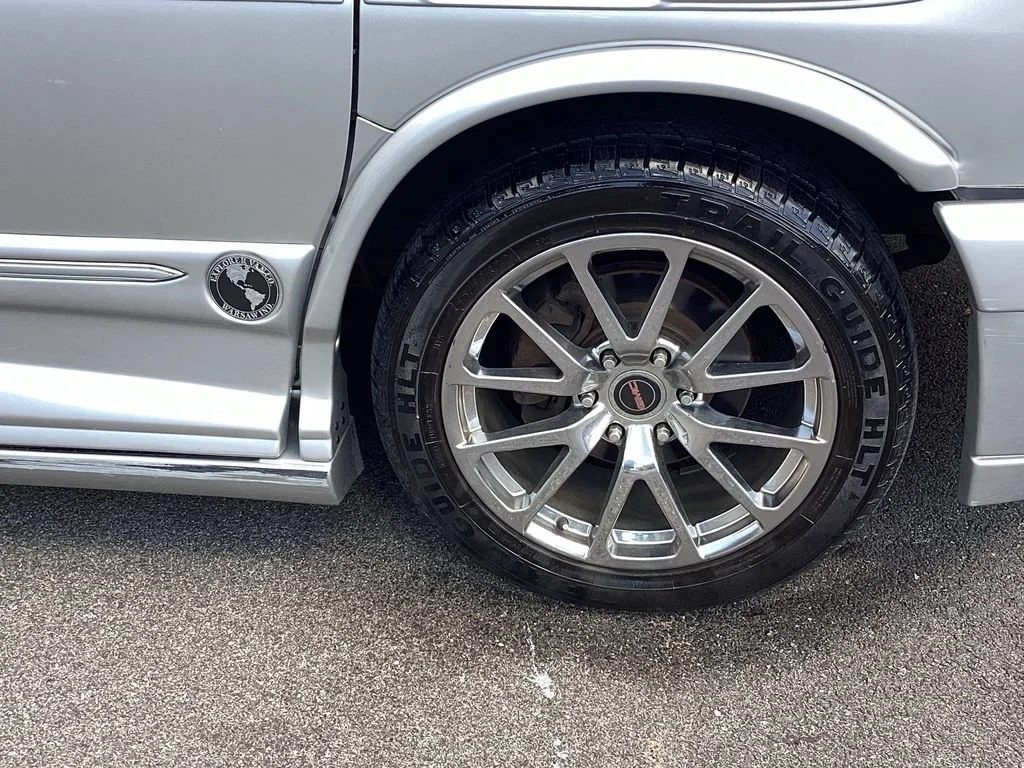 Used 2013 PURE SILVER METALLIC GMC Upfitter image 21