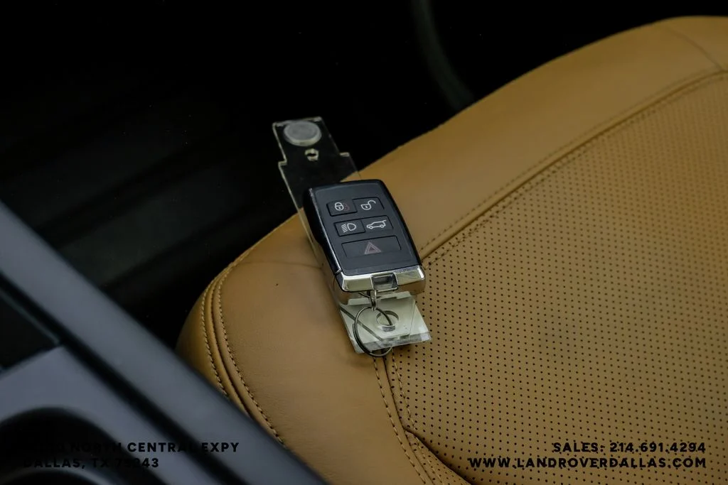 Used 2024 Fuji White Land Rover S image 67