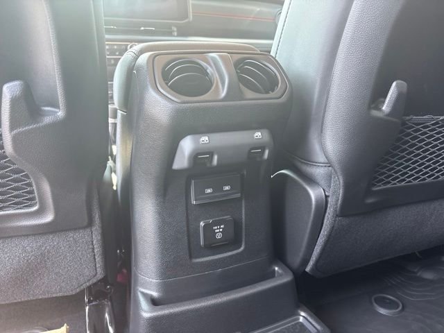 New 2026 Tuscadero Pearlcoat Jeep Rubicon image 17