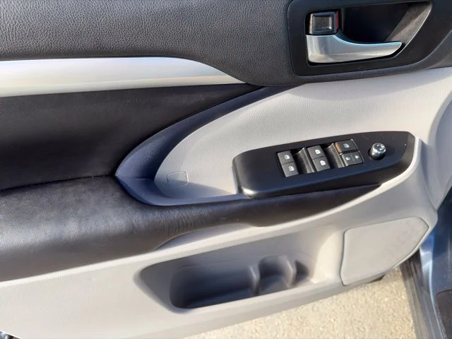 Used 2019 Blue Toyota XLE image 15