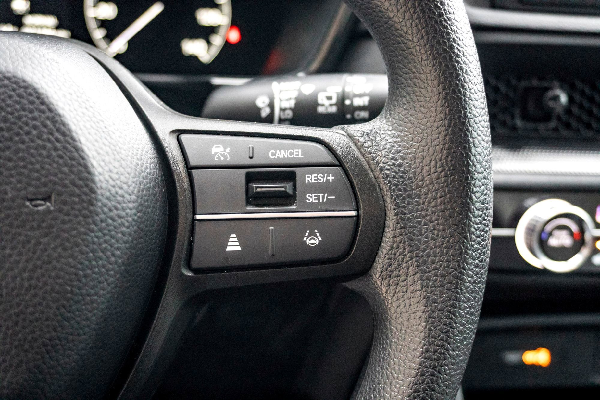 Used 2025 Platinum White Pearl Honda LX image 20