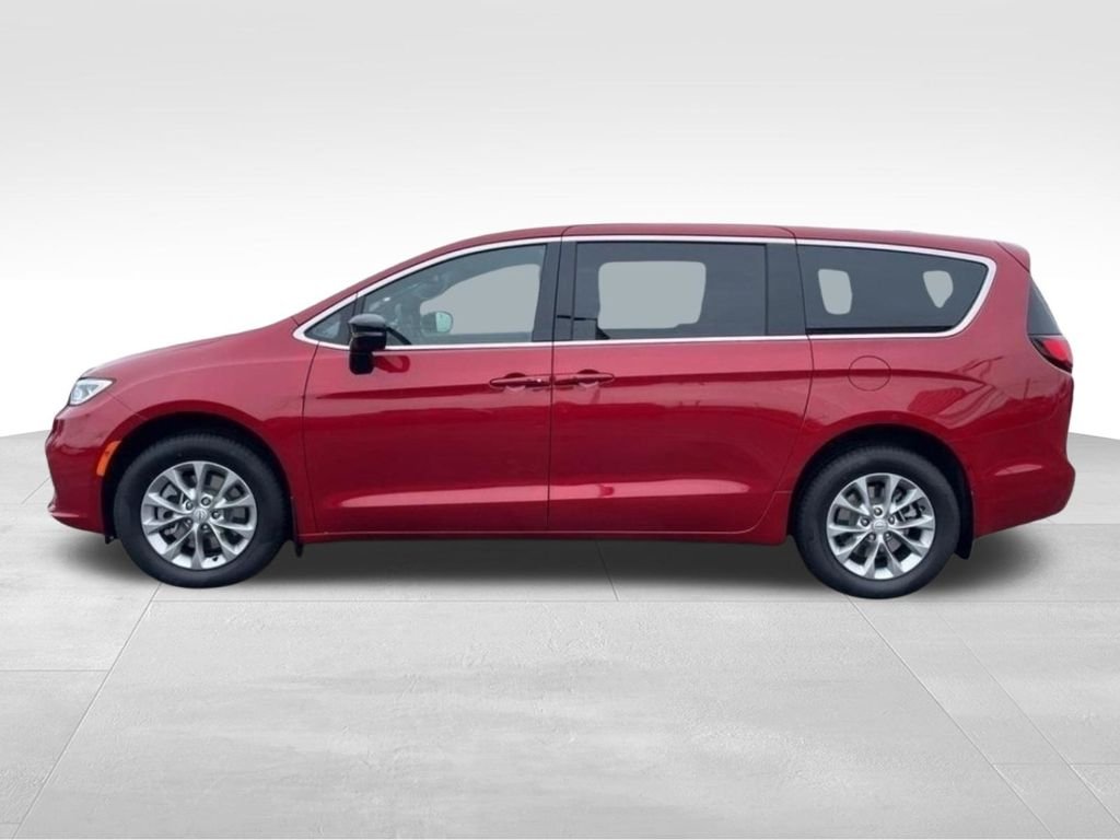 New 2026 Red Hot Pearl-Coat Exterior Paint Chrysler Select image 2