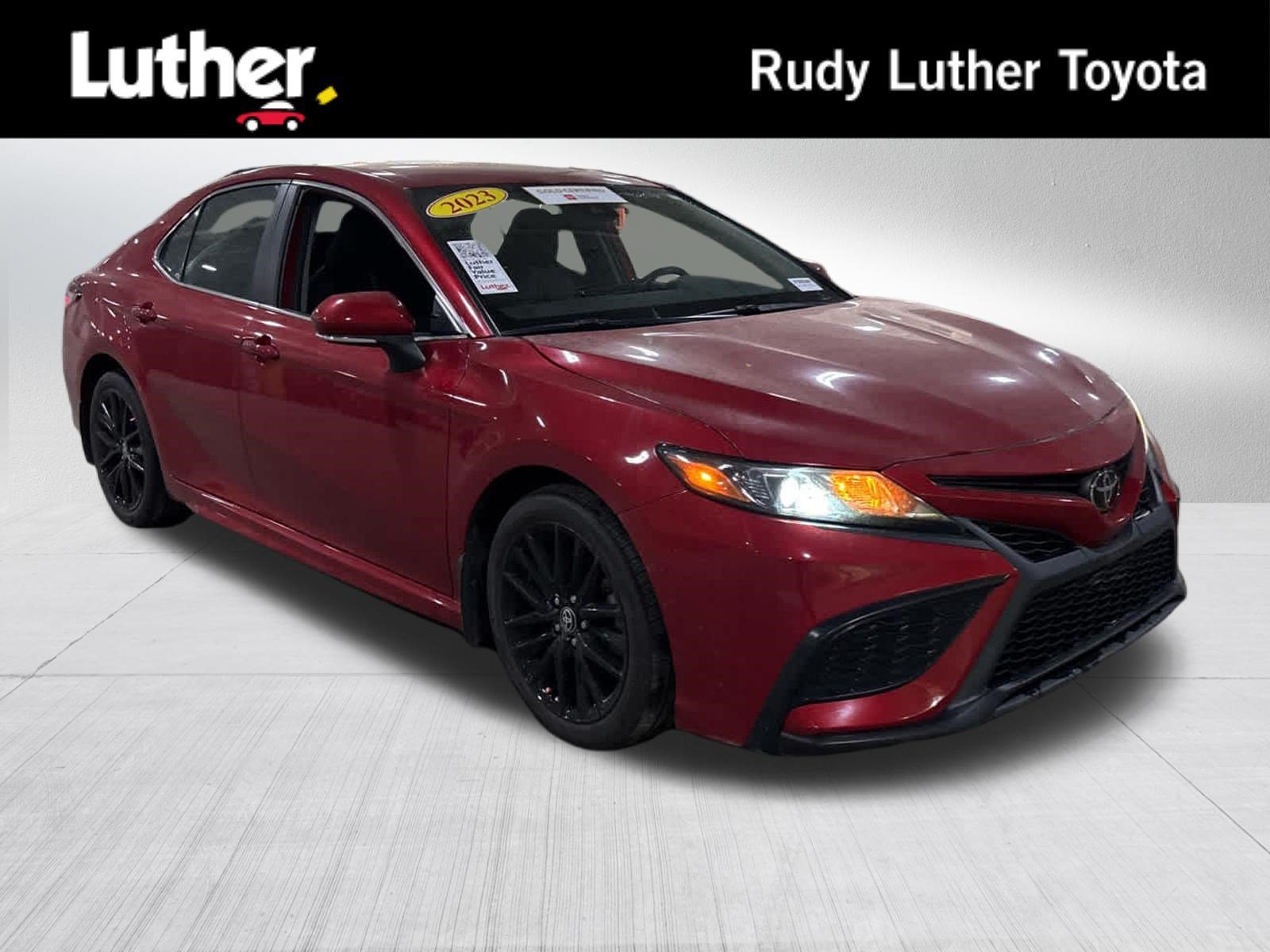 2023 Toyota Camry SE AWD's photo