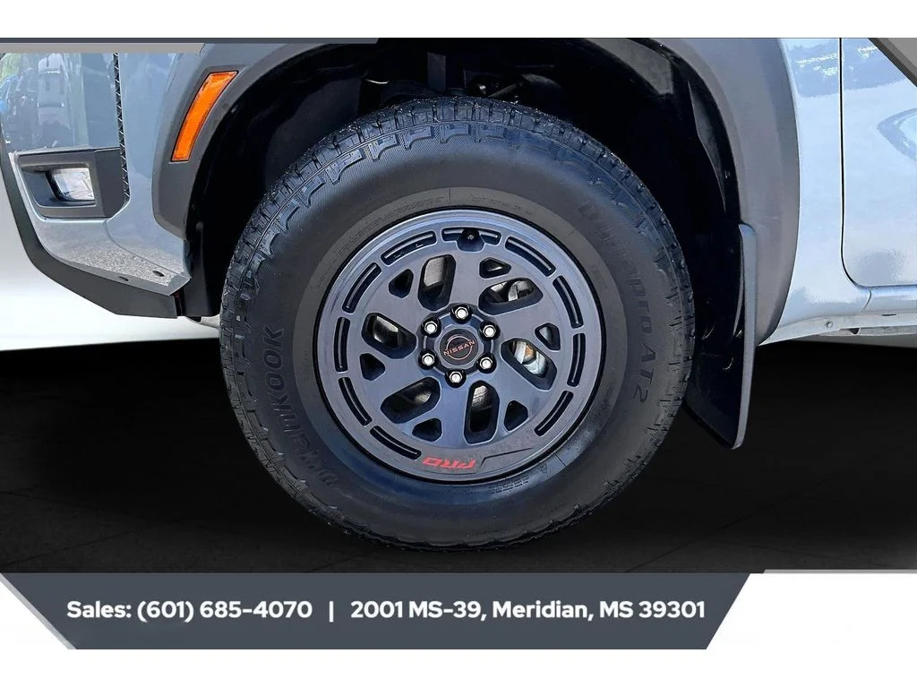 Used 2025 Boulder Gray Pearl Nissan PRO-4X image 7