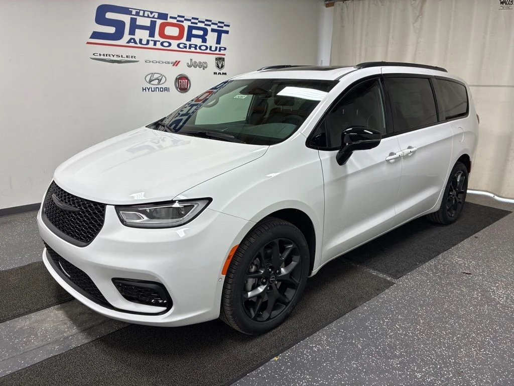 New 2026 White Chrysler Limited image 1