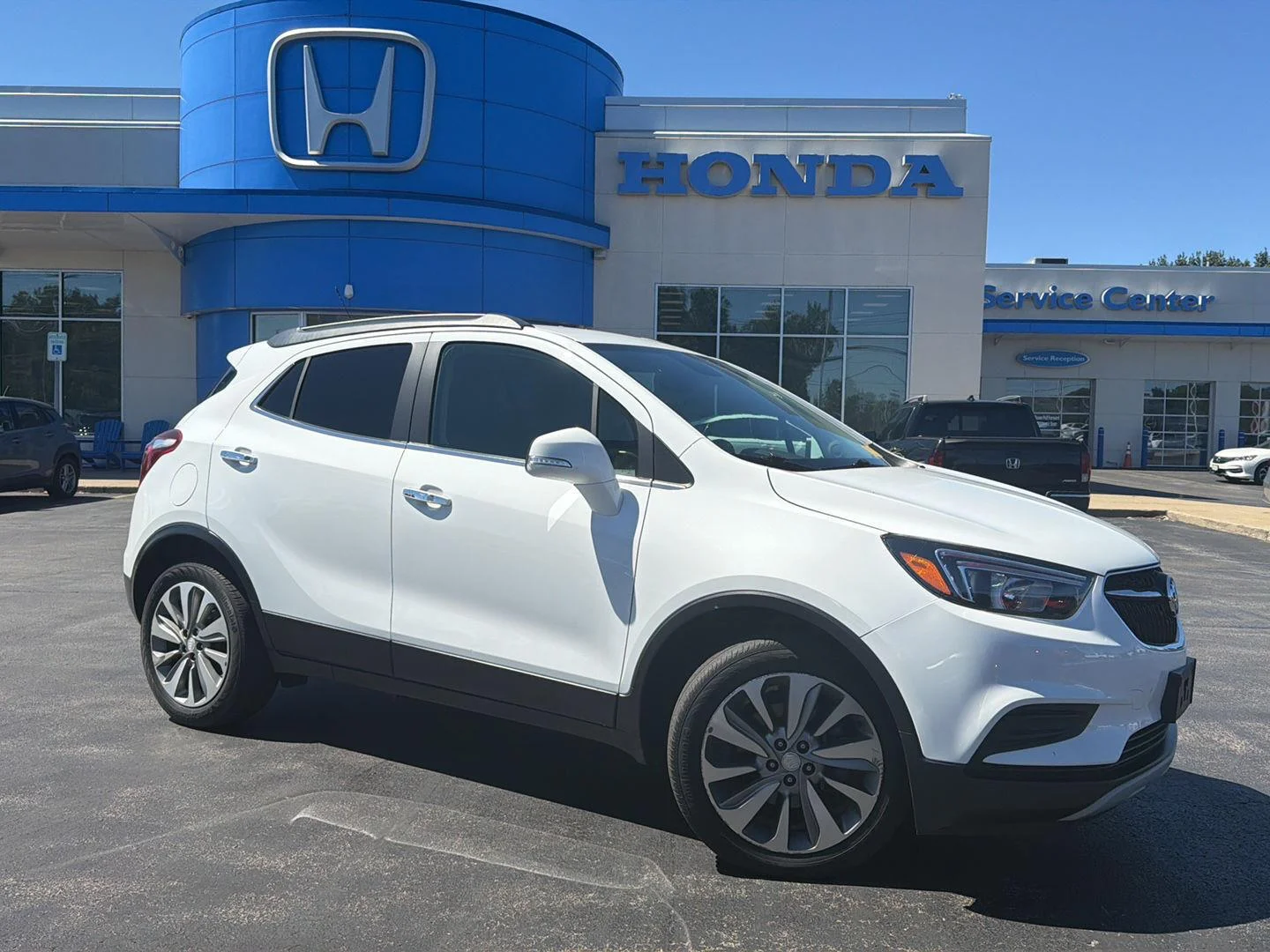 Used 2019 Summit White Buick Preferred image 21