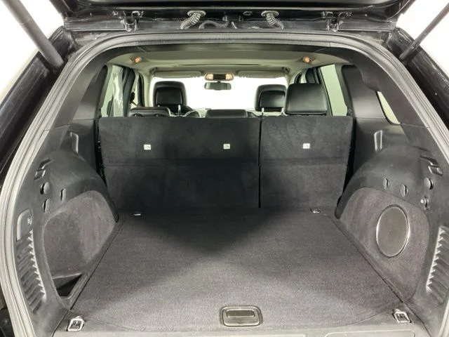 Used 2013 Brilliant Black Crystal Pearl Jeep Laredo image 28