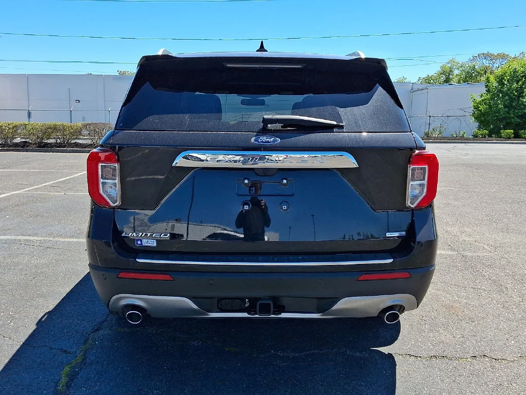 Used 2020 Black Ford Limited image 10