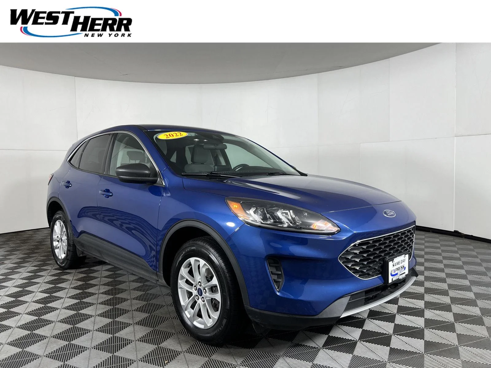Used 2022 Atlas Blue Ford SE image 1