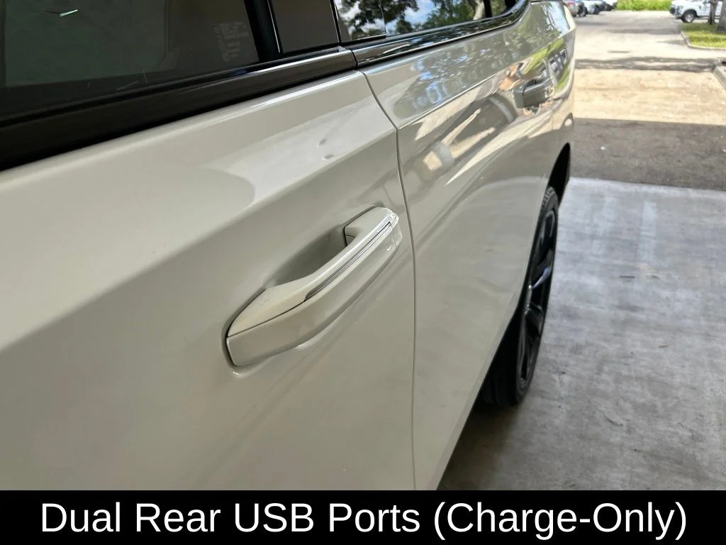 Used 2025 White Cadillac Sport Platinum image 20