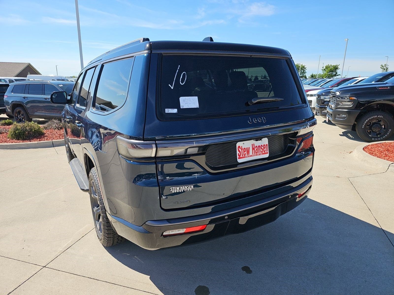 New 2026 Fathom Blue Pearlcoat Jeep Upland image 3