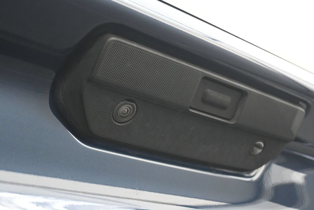 Used 2020 Blue Chevrolet LT image 23