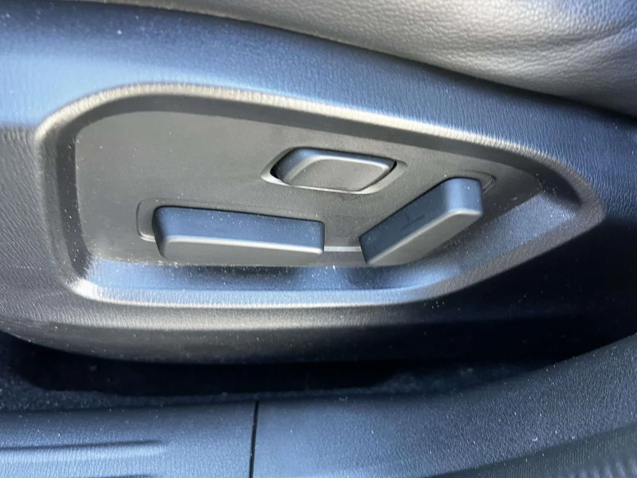Used 2024 Polymetal Gray Metallic Mazda 2.5 S Carbon Edition image 31