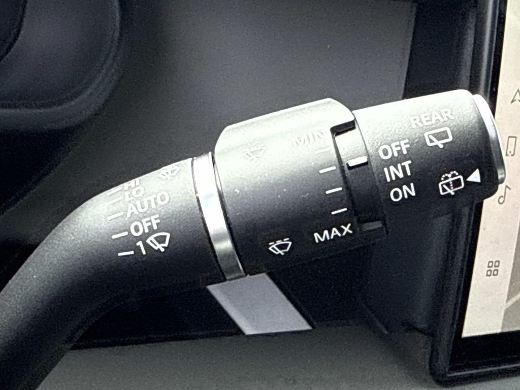 2025 Land Rover Defender S - Photo 9