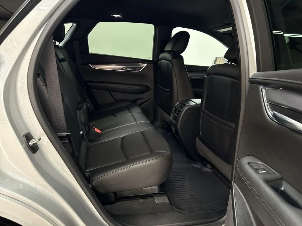 Used 2020 Radiant Silver Metallic Cadillac Luxury image 15