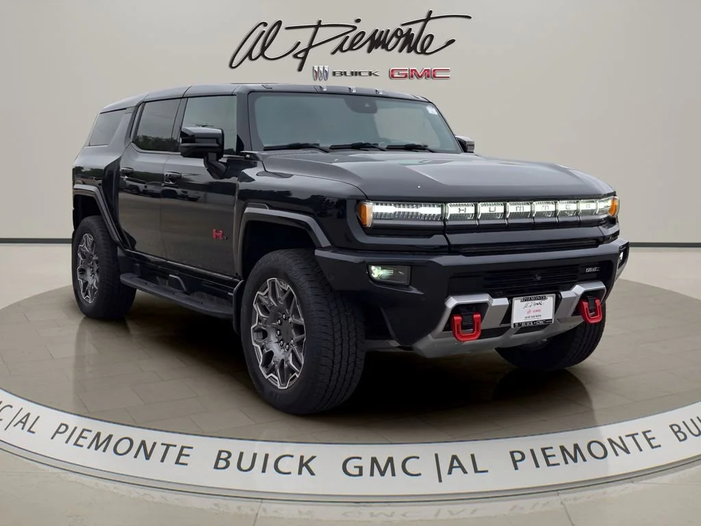 2025 GMC Hummer EV 3X SUV's photo