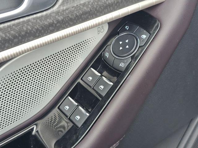 Used 2025 Gray Metallic Ford Platinum image 51