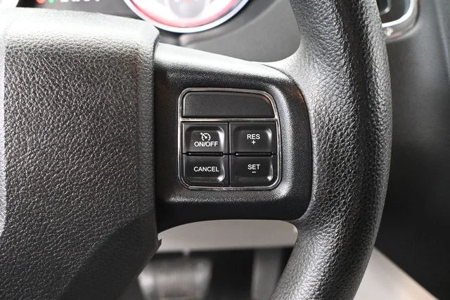 Used 2013 Silver Dodge SXT image 26