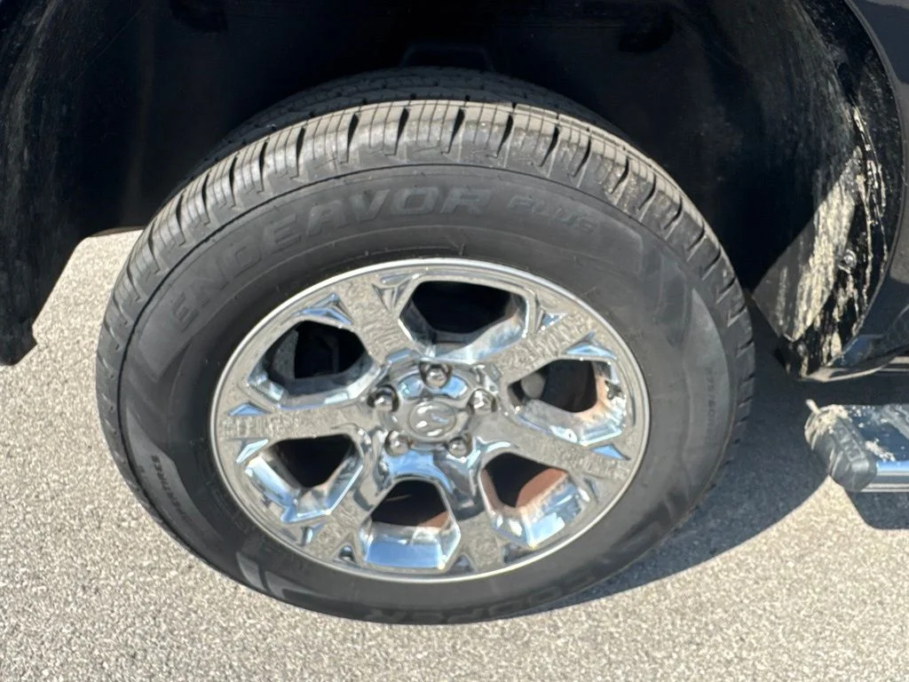 Certified Used 2018 Brilliant Black Crystal Pearlcoat Ram Laramie image 46