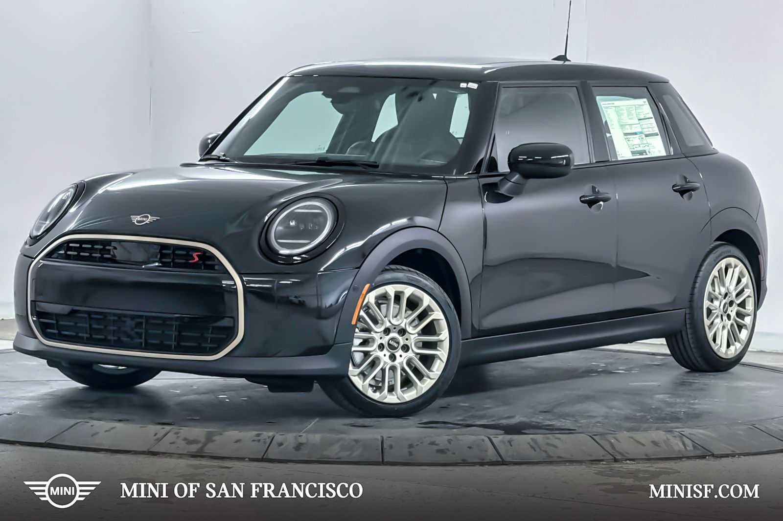 2026 MINI 4 Door Signature Plus