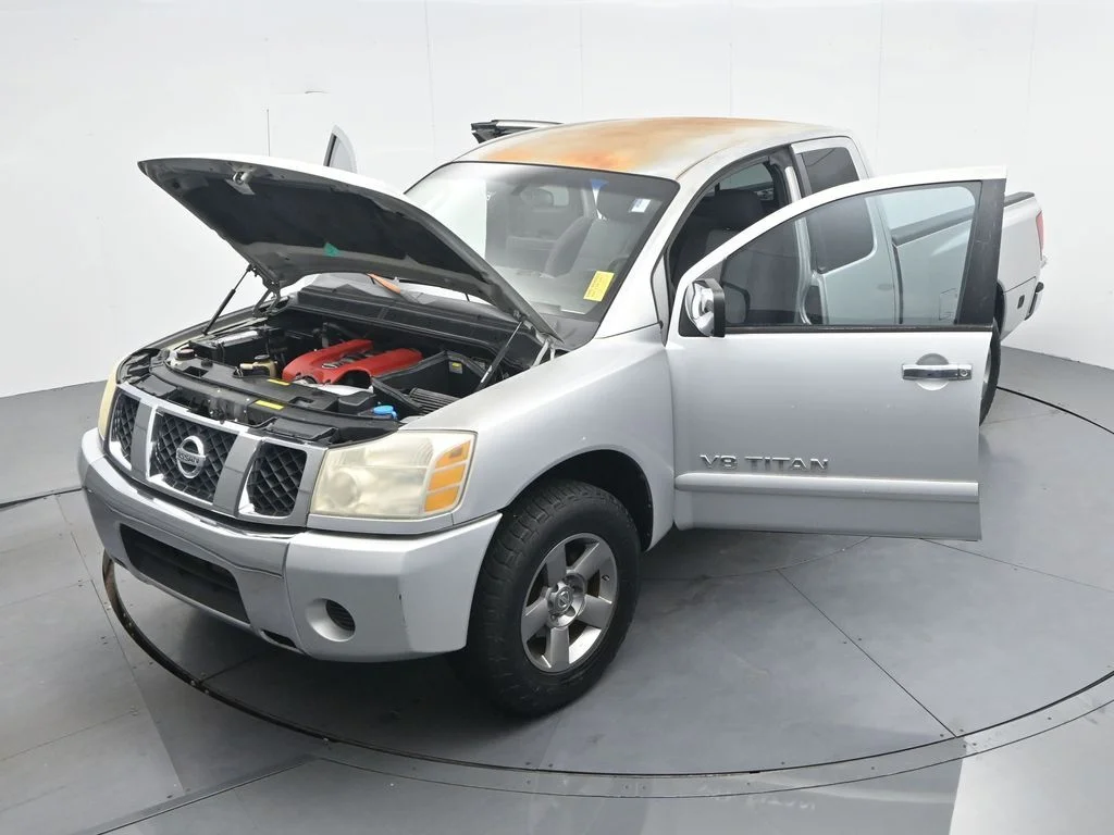 Used 2005 Silver Nissan SE image 37