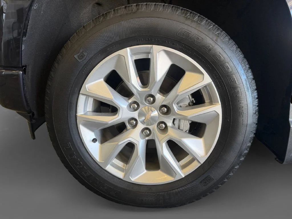 Used 2022 DARK ASH METALLIC Chevrolet Custom image 15
