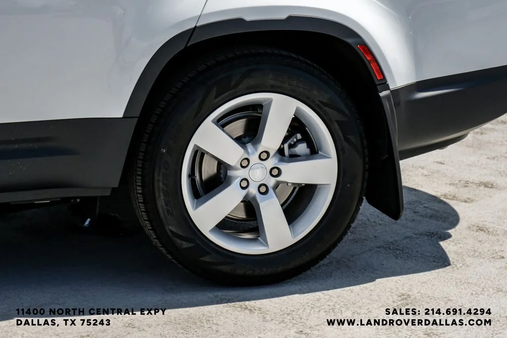 Used 2024 Fuji White Land Rover S image 66