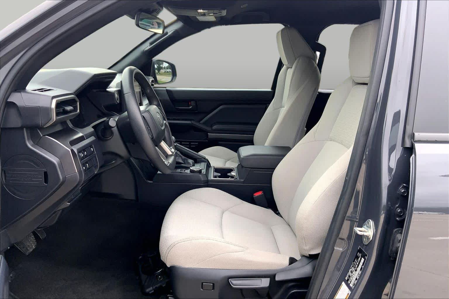 Used 2025 Underground Toyota SR5 image 8