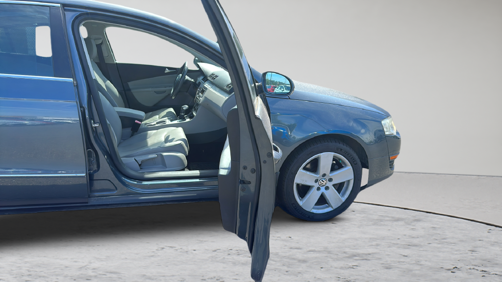 Used 2009  Volkswagen Komfort image 17