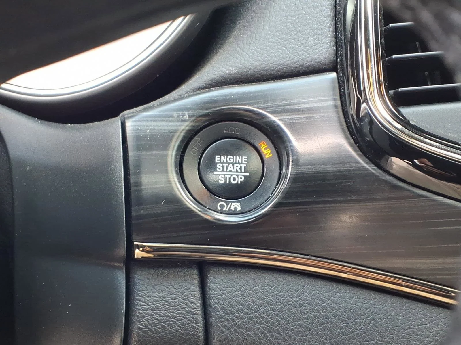 Used 2020 Bright White Clearcoat Jeep Limited X image 17