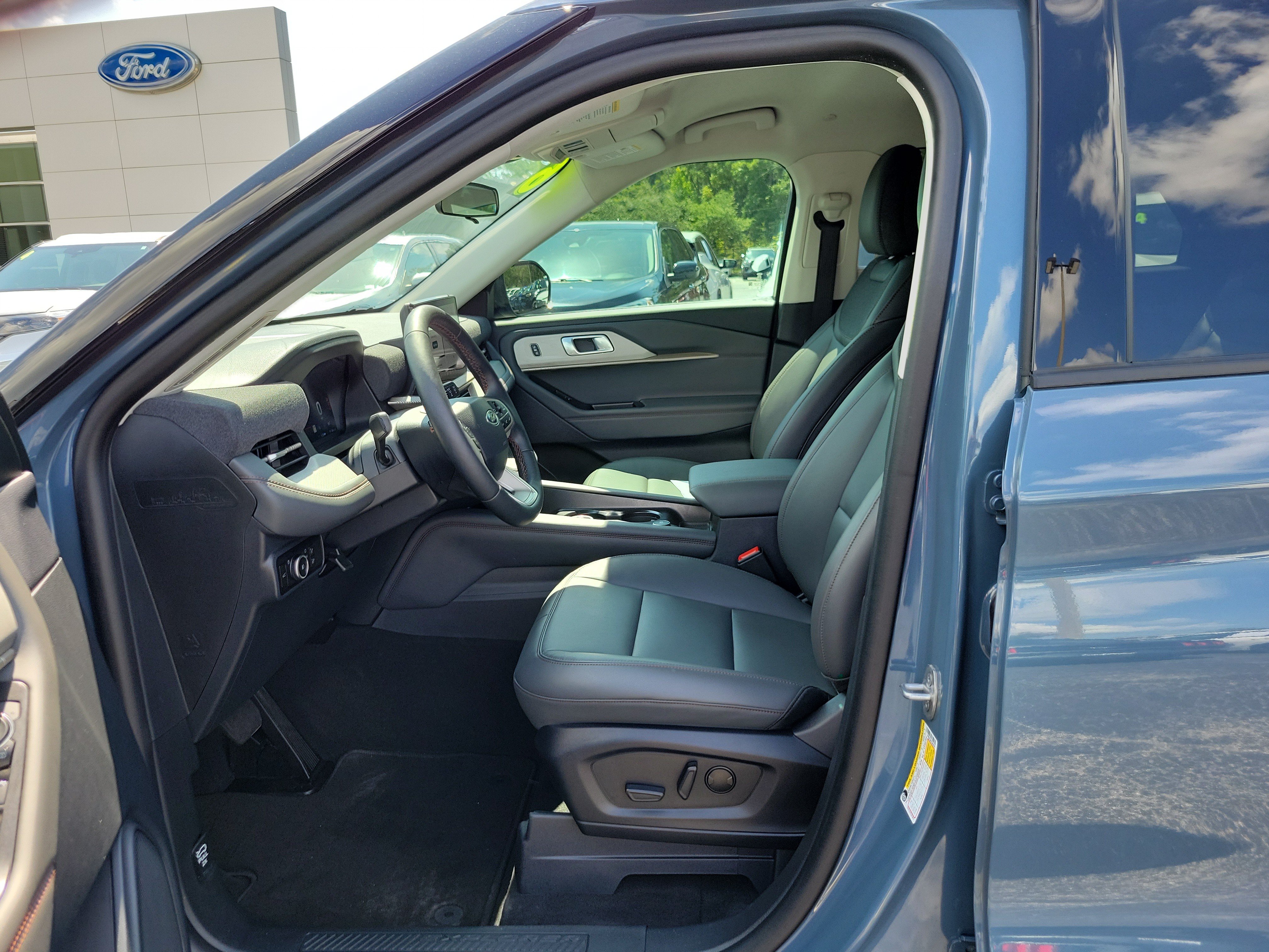 Used 2026 Vapor Blue Metallic Ford Active image 16
