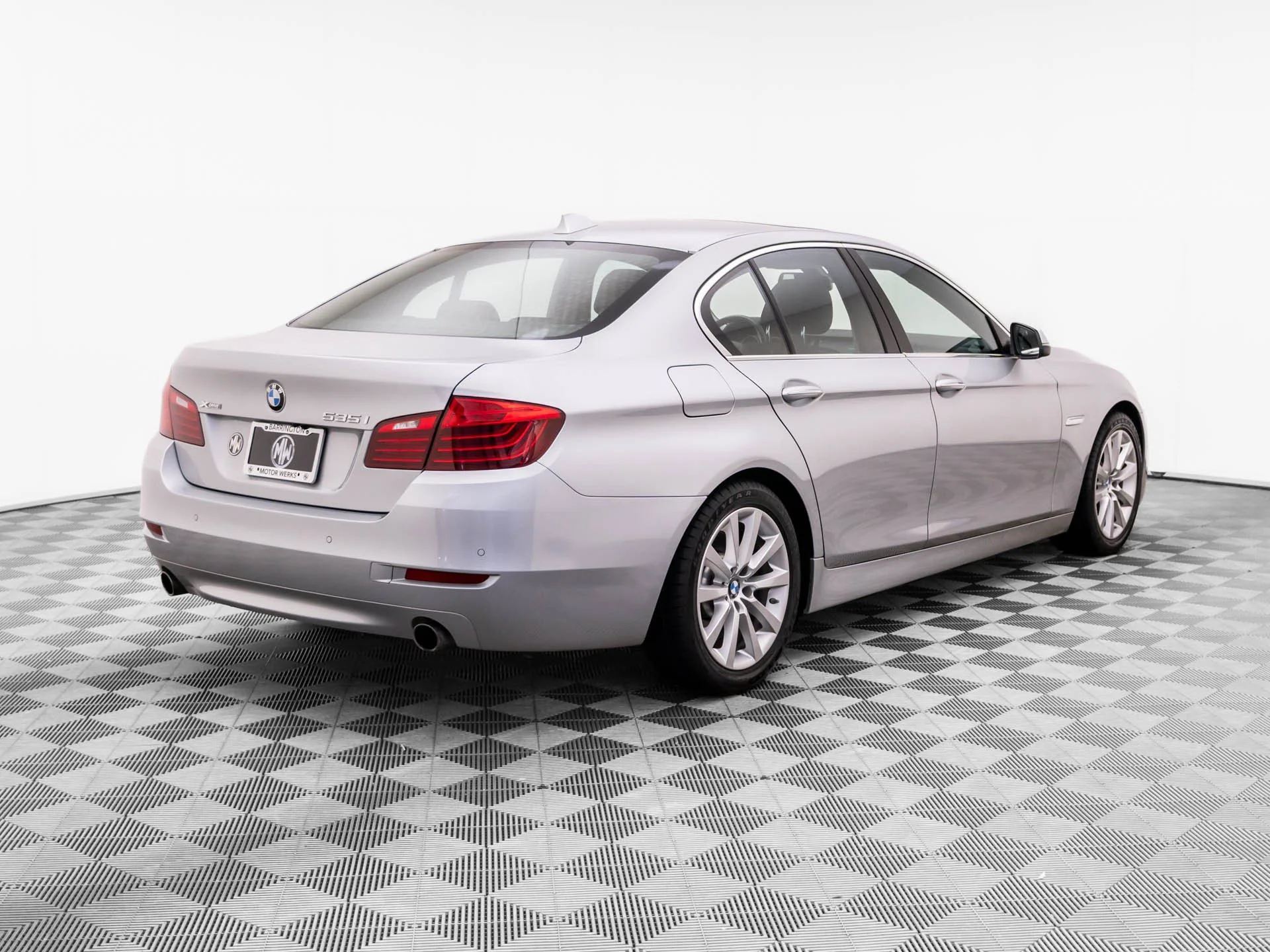 Used 2016 Silver BMW 535i xDrive image 6