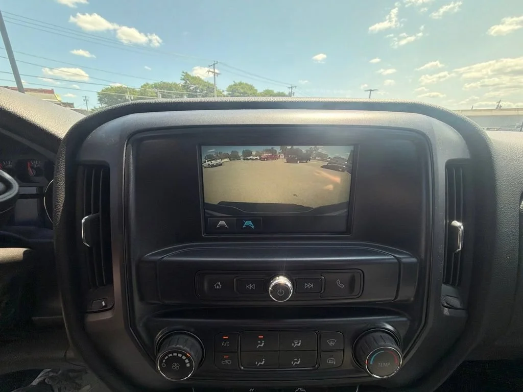 Used 2018 GRAPHITE METALLIC Chevrolet LS image 26