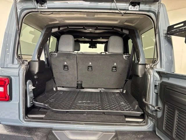 Used 2025 Gray Jeep Rubicon image 17