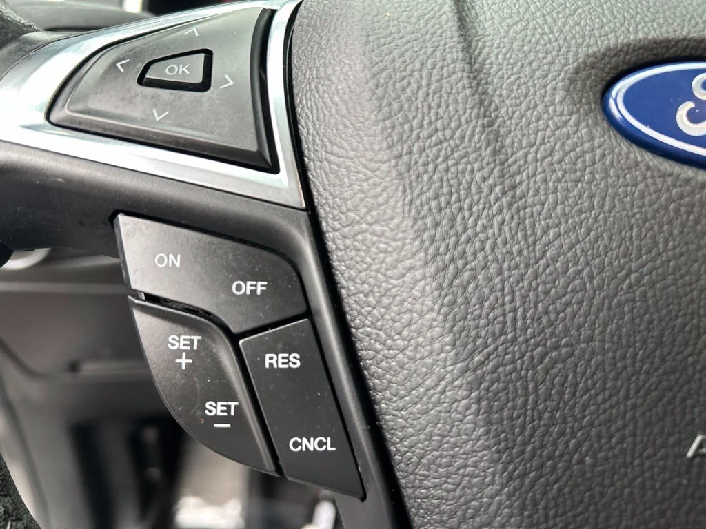 Used 2021 Gray Ford SEL image 17