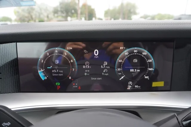 New 2026 Platinum Gray Metallic Volkswagen SE image 28
