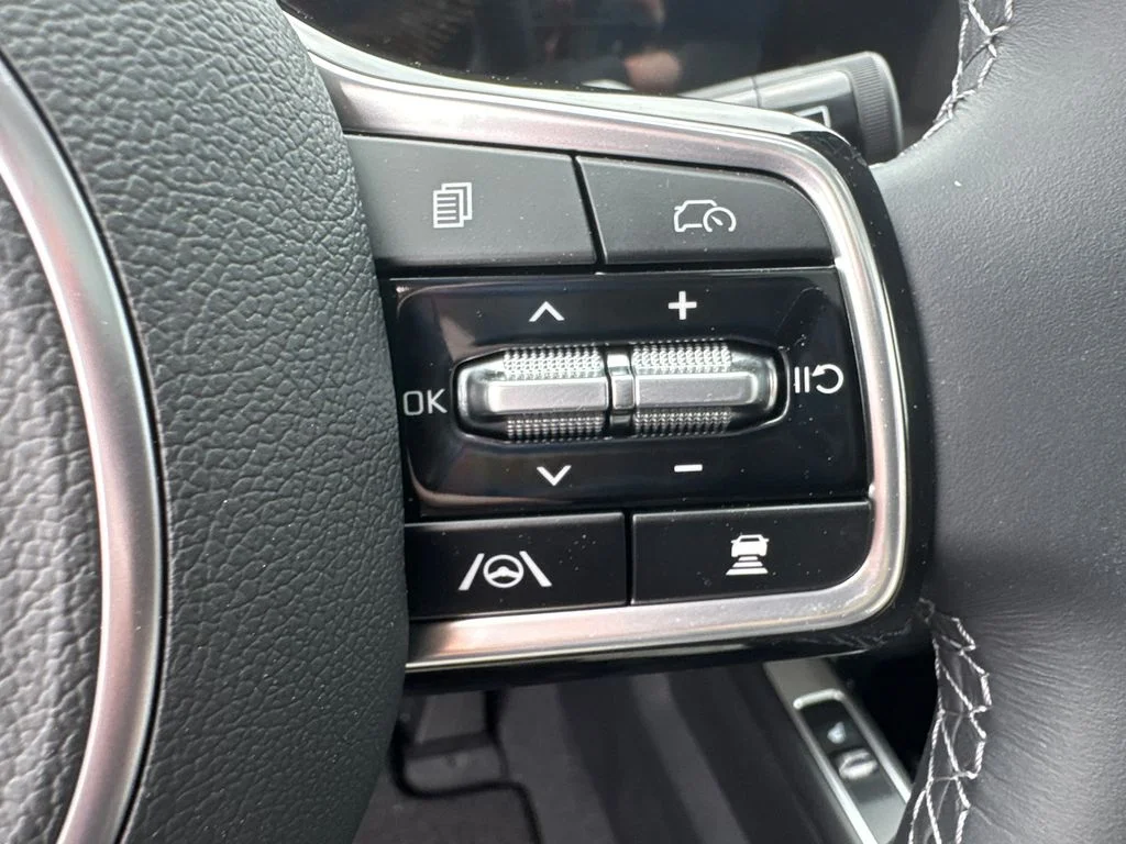 2025 Kia Sorento S - Photo 25