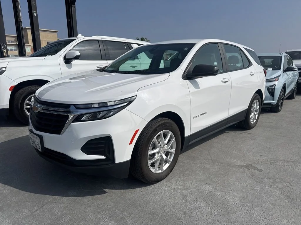 2023 Chevrolet Equinox LS's photo