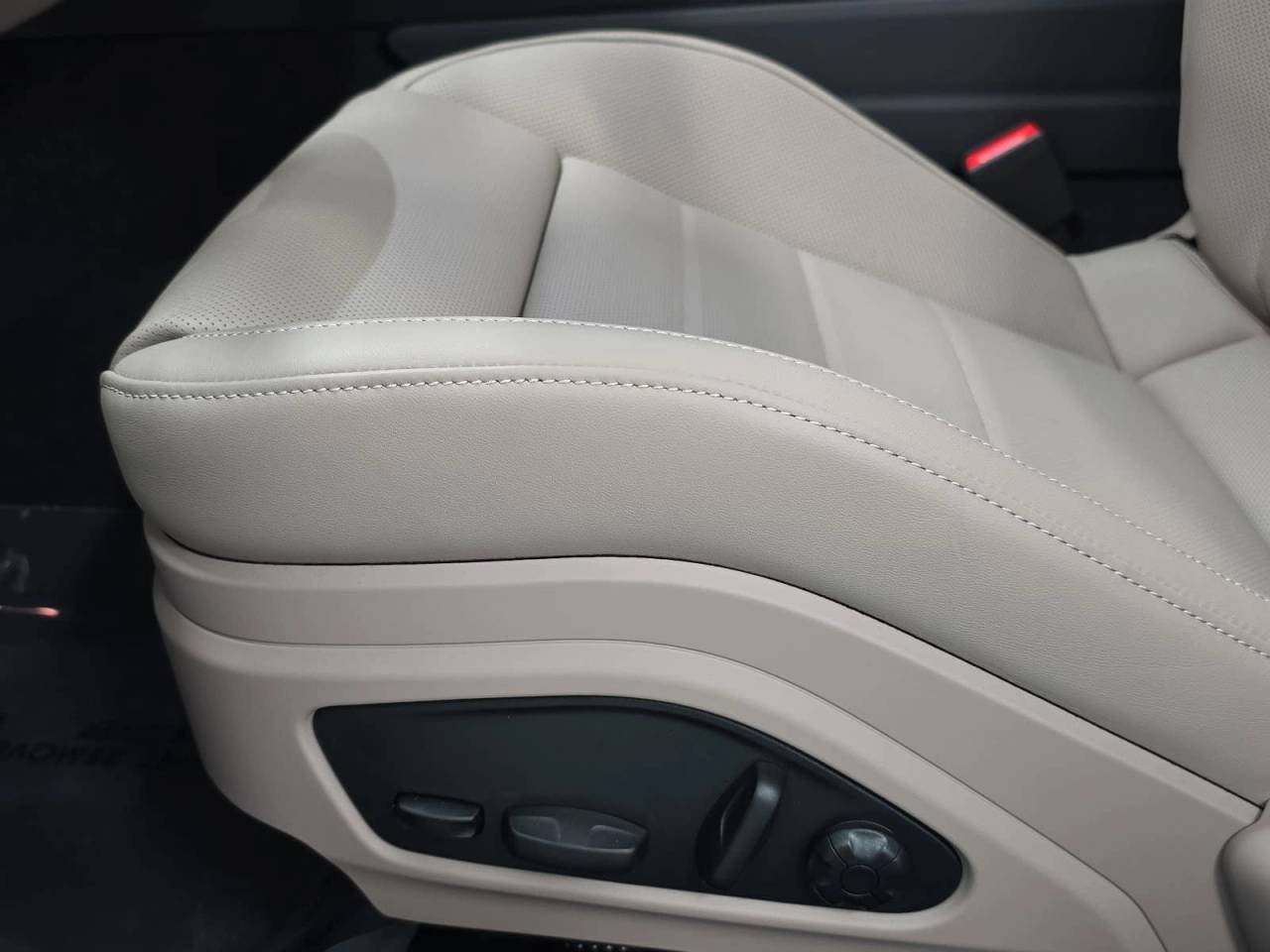 2026 Porsche Panamera 4 E-Hybrid - Photo 25