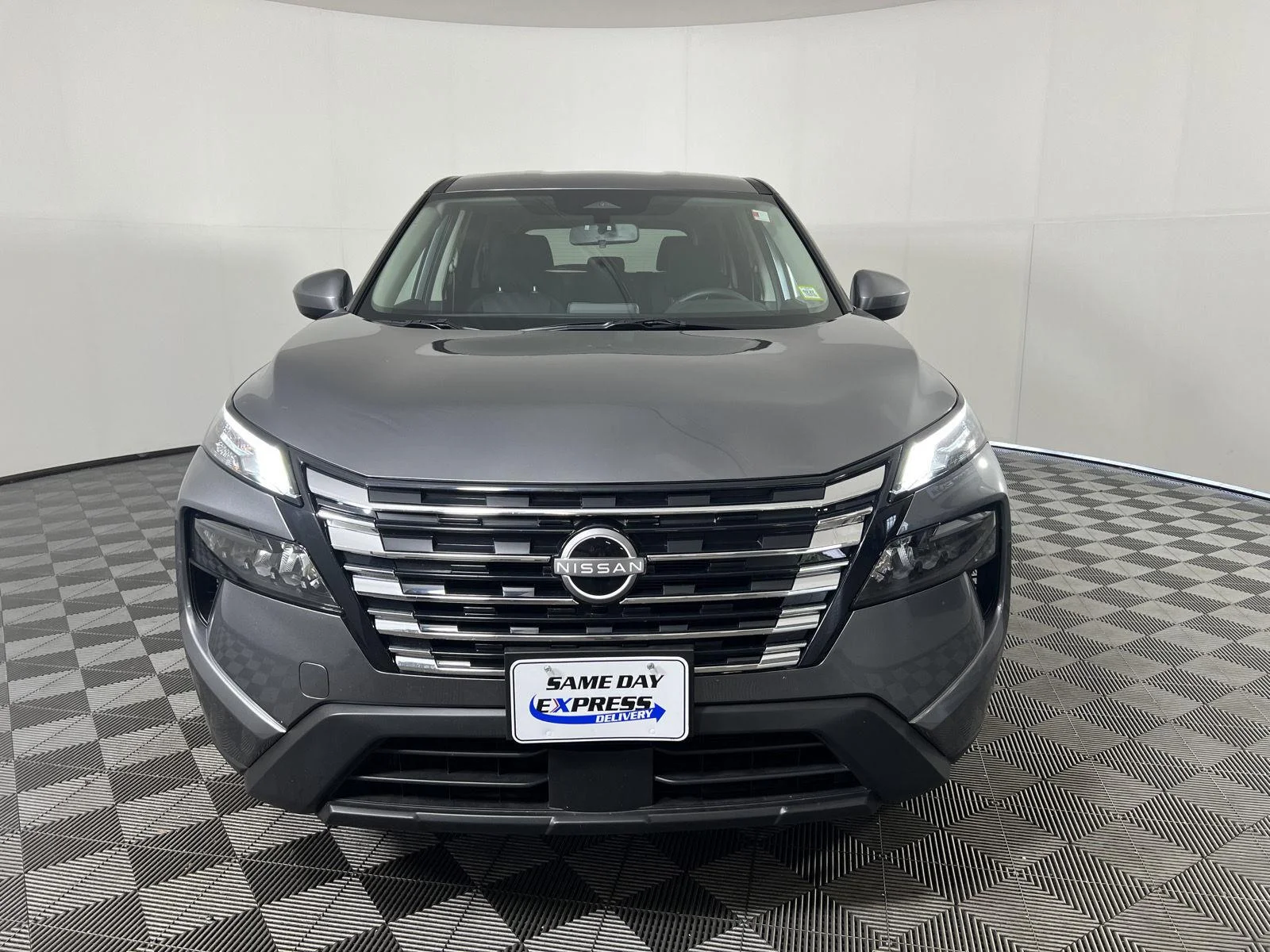Used 2025 Gy Nissan SV image 27