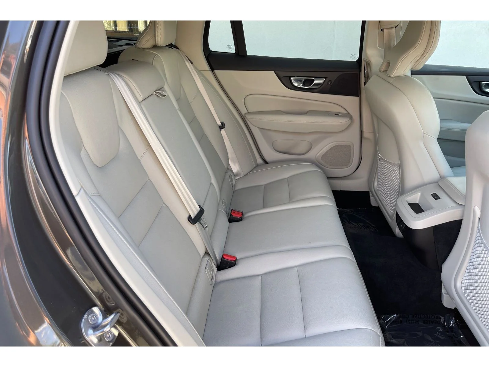 Used 2022 Pine Grey Metallic Volvo T5 image 18