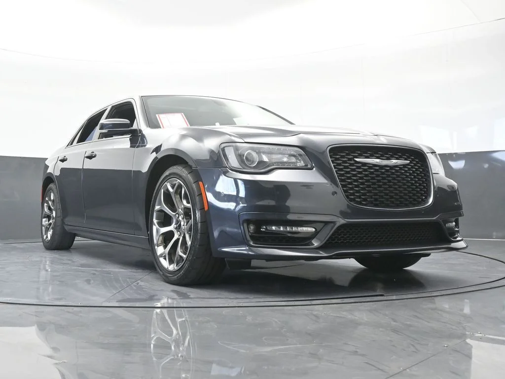 Used 2018 Maximum Steel Metallic Clearcoat Chrysler S image 64