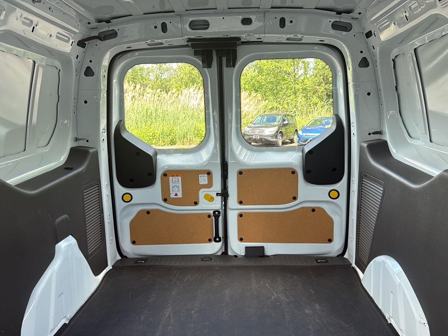 Used 2019 Frozen White Ford XL image 10