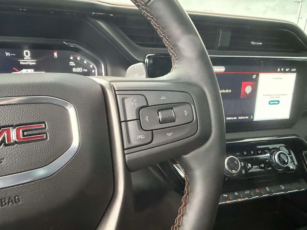 Used 2025 White GMC AT4 image 29