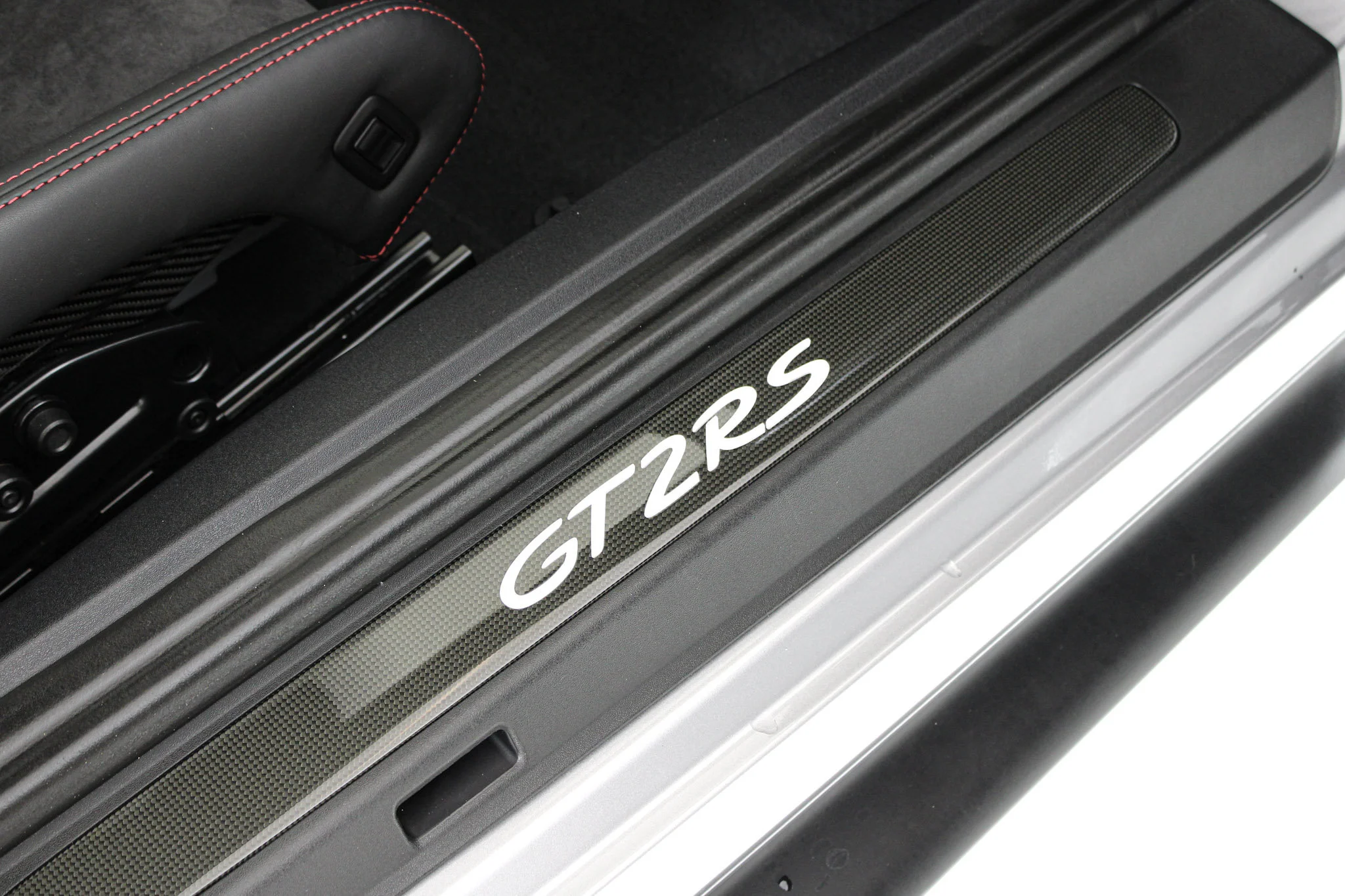Used 2018 Silver Porsche GT2 RS Coupe image 27