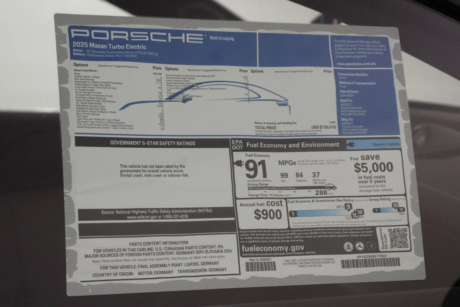 2025 Porsche Macan Turbo Electric - Photo 25