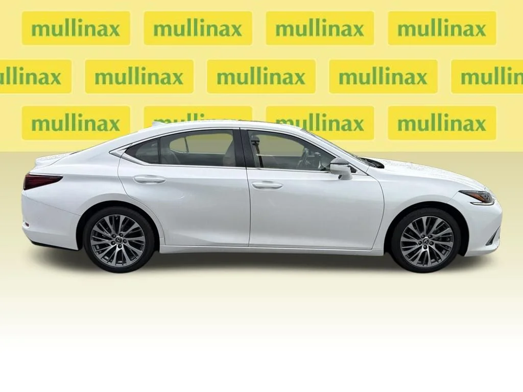 Used 2020 White Lexus 350 Luxury image 12