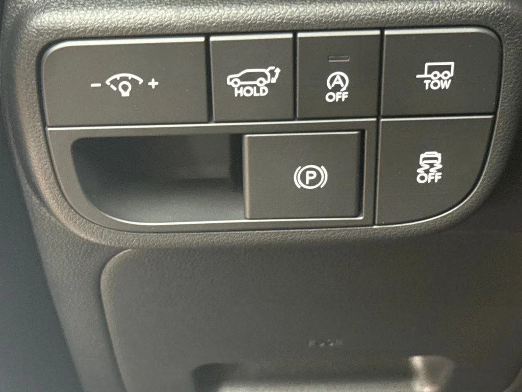New 2027 Creamy White Pearl Hyundai SEL image 23