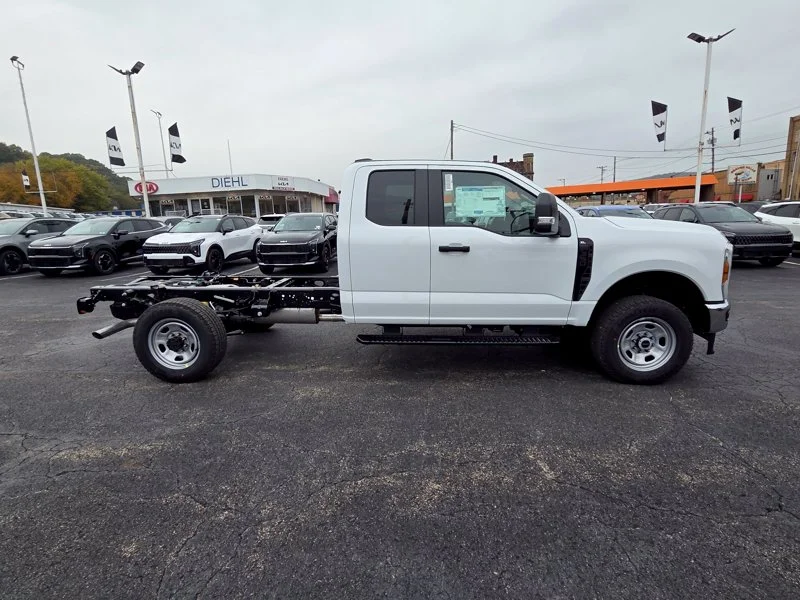 New 2027 White Ford XL image 8